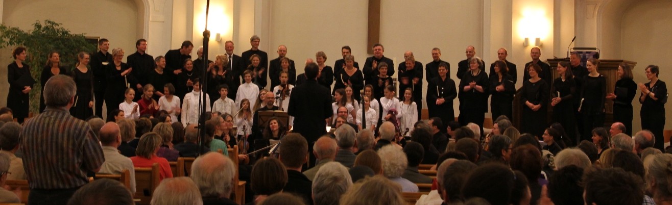 Das Bild zeigt den Ludwigsburger Motettenchor beim Konzert am 22.04.2011 mit der Matthäus-Passion von J.S. Bach in der Ludwigsburger Stadtkirche.